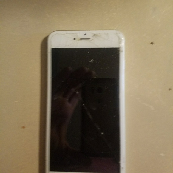 IPhone 6splus - Picture 1 of 4